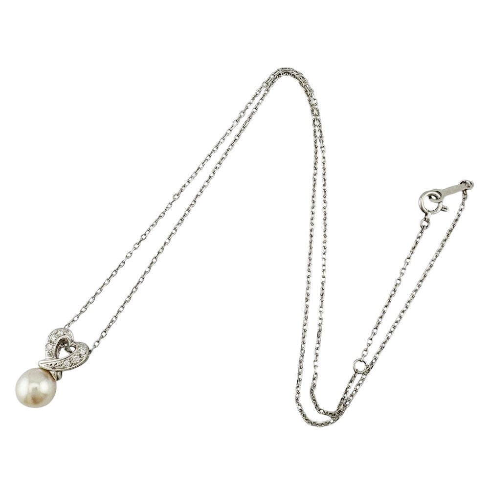 Mikimoto 18K white gold necklace with heart-shaped Akoya pearl pendant for ladies