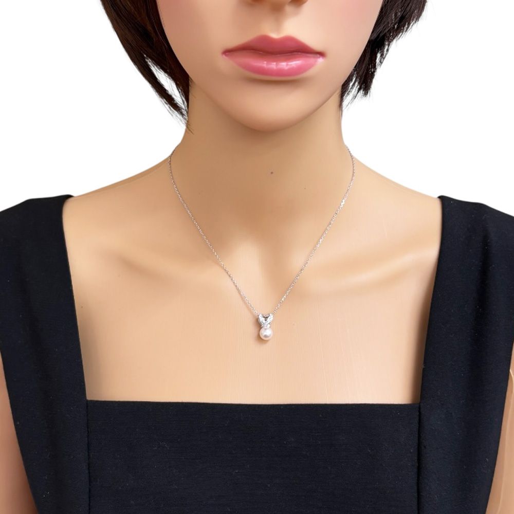 Mikimoto 18K white gold necklace with heart-shaped Akoya pearl pendant for ladies