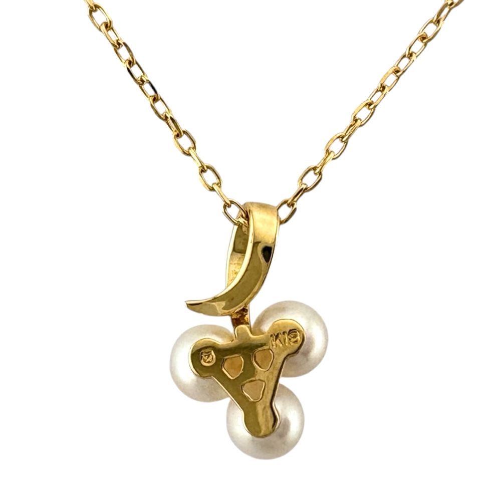 Mikimoto ladies necklace in 18K yellow gold featuring a single pearl weighing 3.1 grams