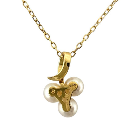 Mikimoto ladies necklace in 18K yellow gold featuring a single pearl weighing 3.1 grams