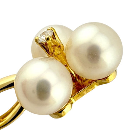 Mikimoto ladies necklace in 18K yellow gold featuring a single pearl weighing 3.1 grams