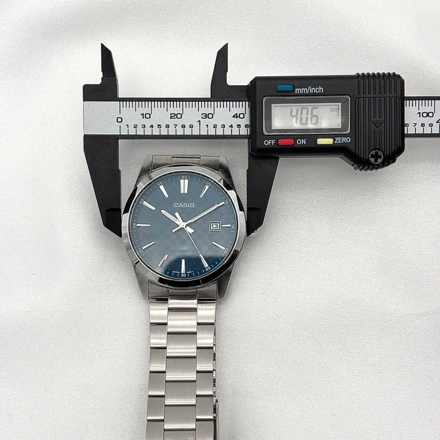 CASIO MTP-VD03D-2A2 Quartz Men's Watch — Japanese