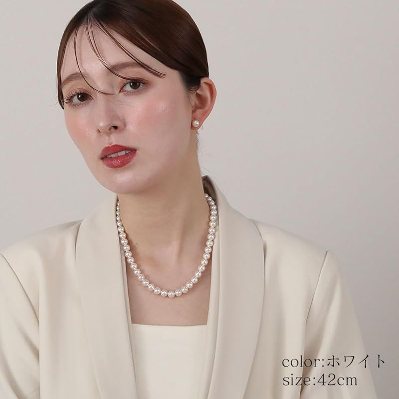 VOTRE COUTURE pearl necklace and earrings set with 8mm white pearls and 10K yellow gold crown design