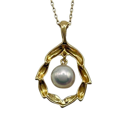 Mikimoto K18 gold ladies necklace with pearl and diamond stones, 23.3 mm length and 15.2 mm width