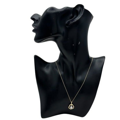Mikimoto K18 gold ladies necklace with pearl and diamond stones, 23.3 mm length and 15.2 mm width