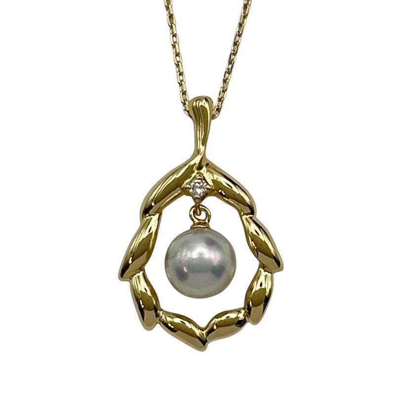 Mikimoto K18 gold ladies necklace with pearl and diamond stones, 23.3 mm length and 15.2 mm width