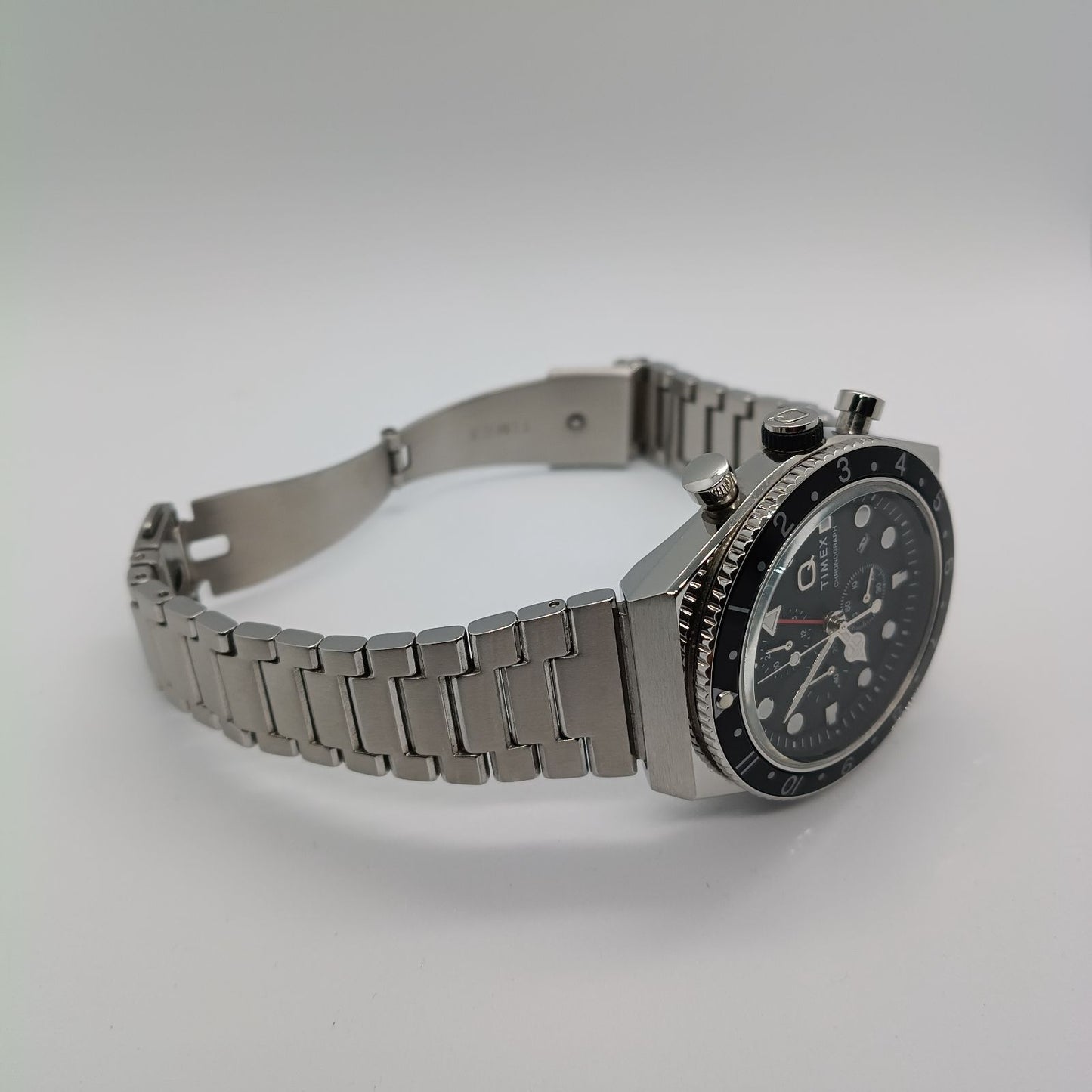 TIMEX TW2V69800 Quartz Men's Watch — Japanese