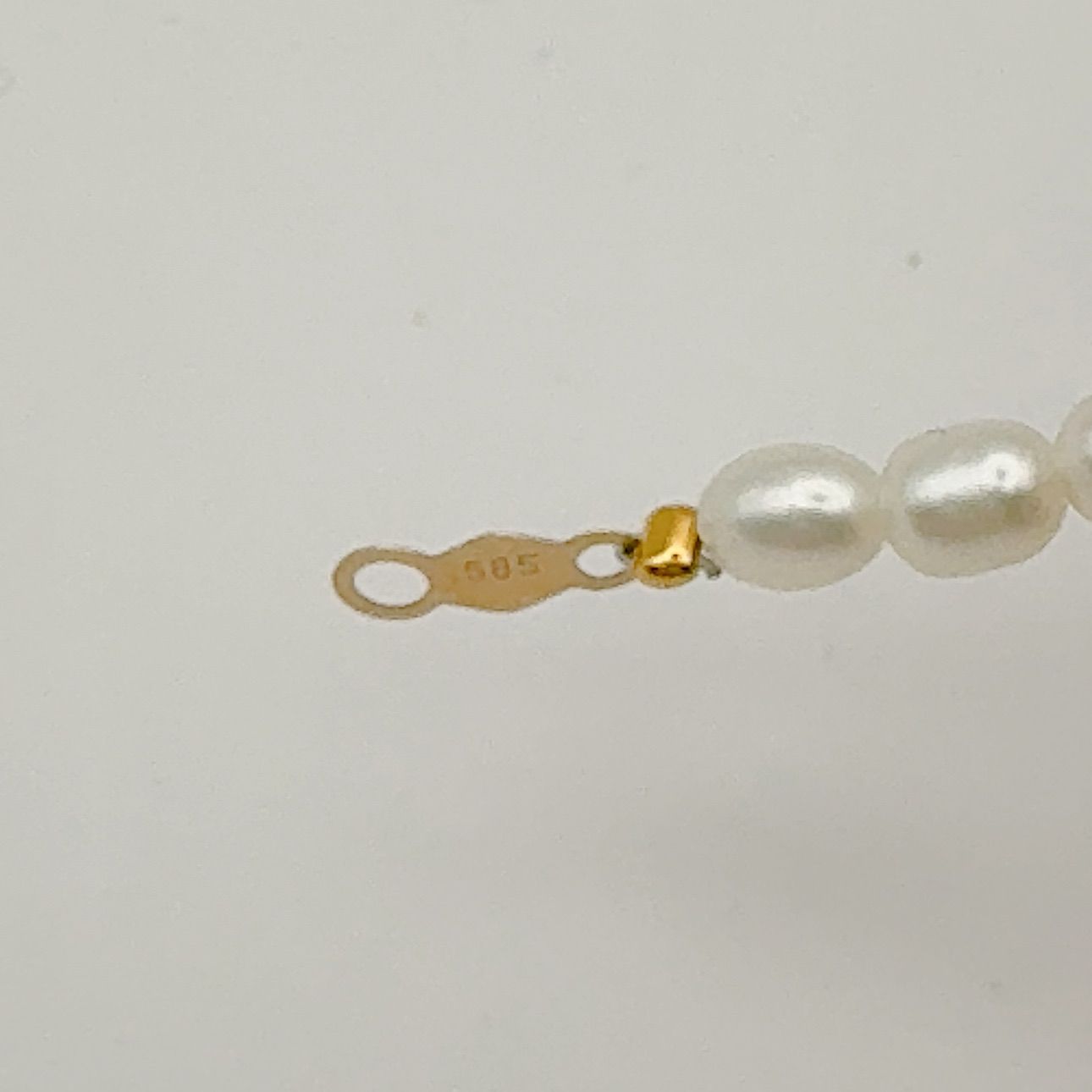 Mikimoto Gift Selection K14 gold necklace with 41 cm freshwater pearls on white background