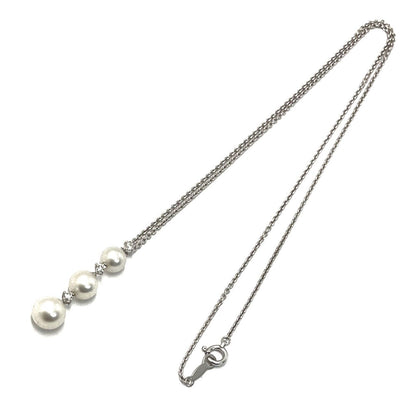 MIKIMOTO pearl diamond necklace featuring three pearls 5.7-7.3mm on a 41.5cm white gold chain