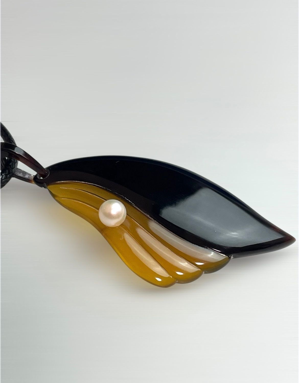 Japanese traditional turtle shell pendant necklace with Akoya pearl on a 42cm+5cm chain
