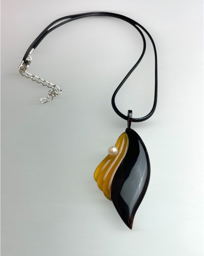Japanese traditional turtle shell pendant necklace with Akoya pearl on a 42cm+5cm chain