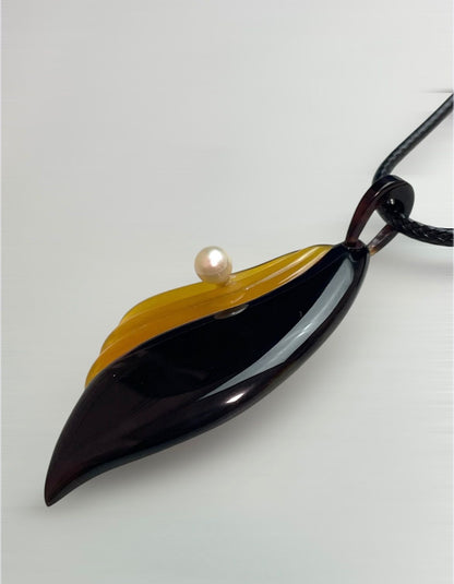 Japanese traditional turtle shell pendant necklace with Akoya pearl on a 42cm+5cm chain