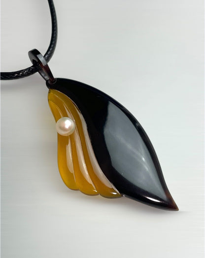 Japanese traditional turtle shell pendant necklace with Akoya pearl on a 42cm+5cm chain