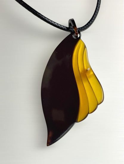 Japanese traditional turtle shell pendant necklace with Akoya pearl on a 42cm+5cm chain