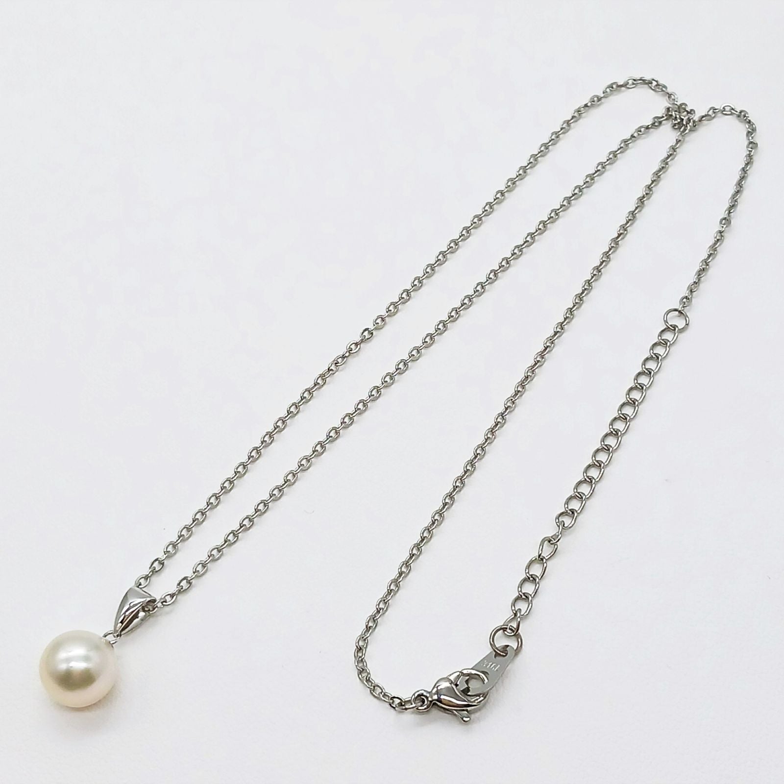 Yamato Akoya pearl pendant with natural white 8.5mm pearl on surgical stainless steel chain