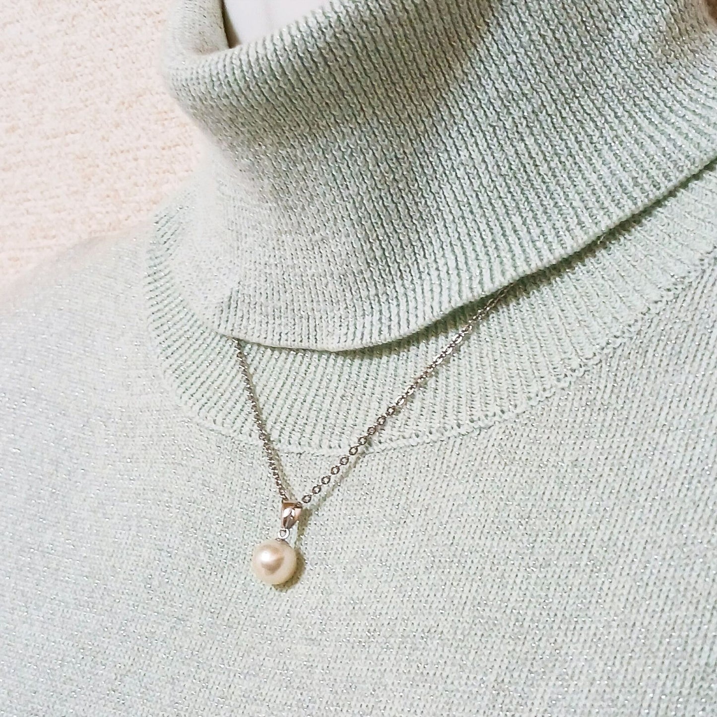 Yamato Akoya pearl pendant with natural white 8.5mm pearl on surgical stainless steel chain