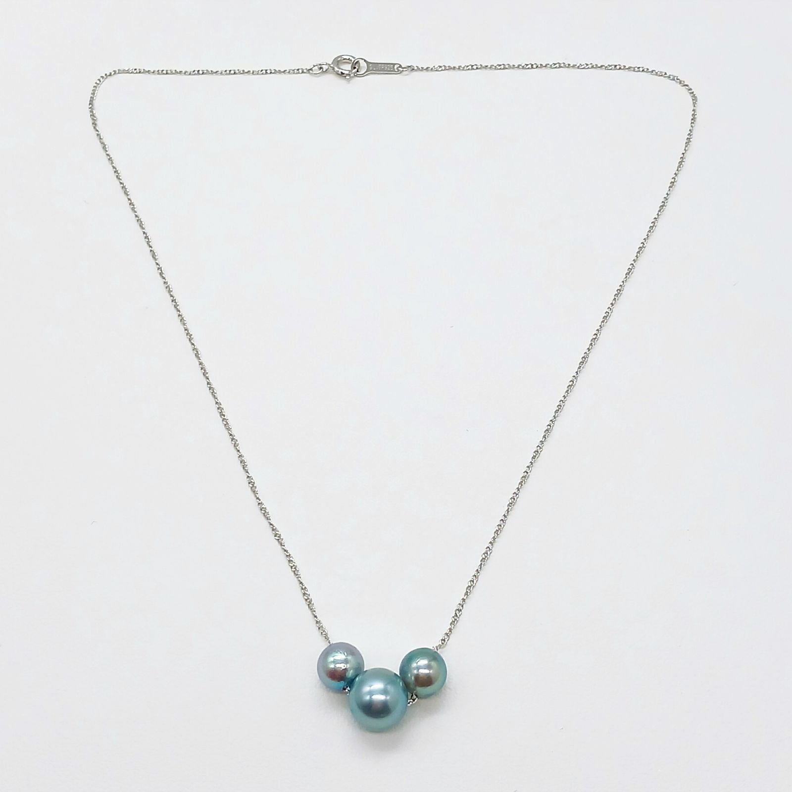 Akoya pearl 3-piece threaded necklace with dark blue-gray pearls and silver chain, 40 cm length