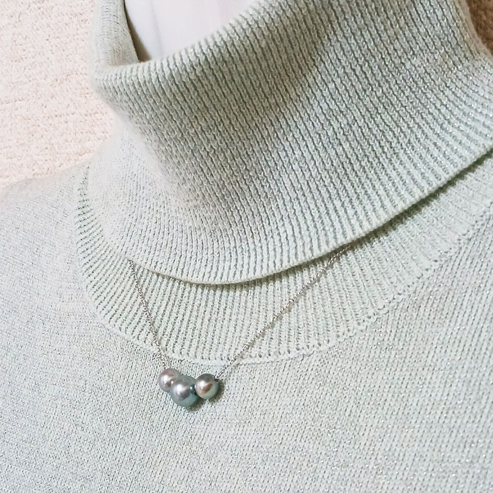 Akoya pearl 3-piece threaded necklace with dark blue-gray pearls and silver chain, 40 cm length