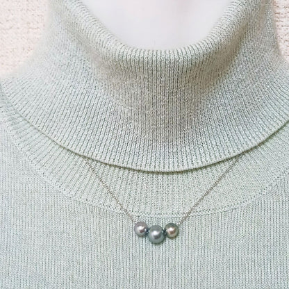 Akoya pearl 3-piece threaded necklace with dark blue-gray pearls and silver chain, 40 cm length