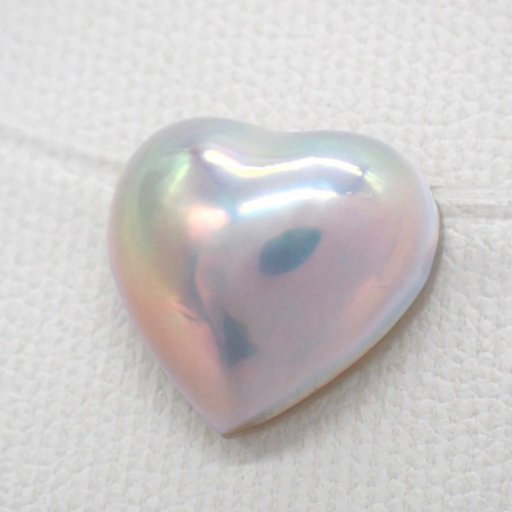 Tasaki Mabe Pearl heart necklace pendant in K18 white gold with Aurora colored Mabe pearl on 41cm chain