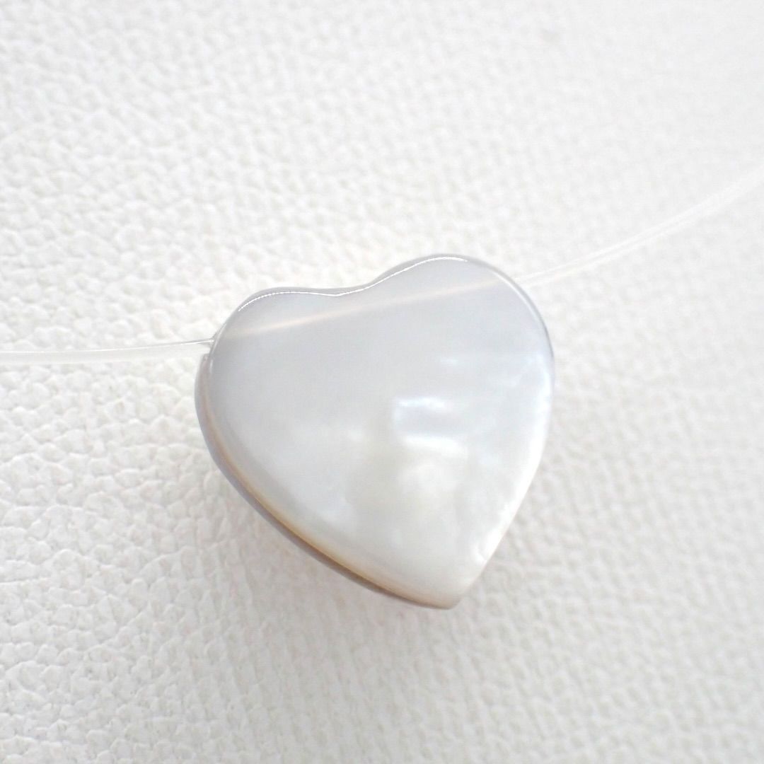 Tasaki Mabe Pearl heart necklace pendant in K18 white gold with Aurora colored Mabe pearl on 41cm chain