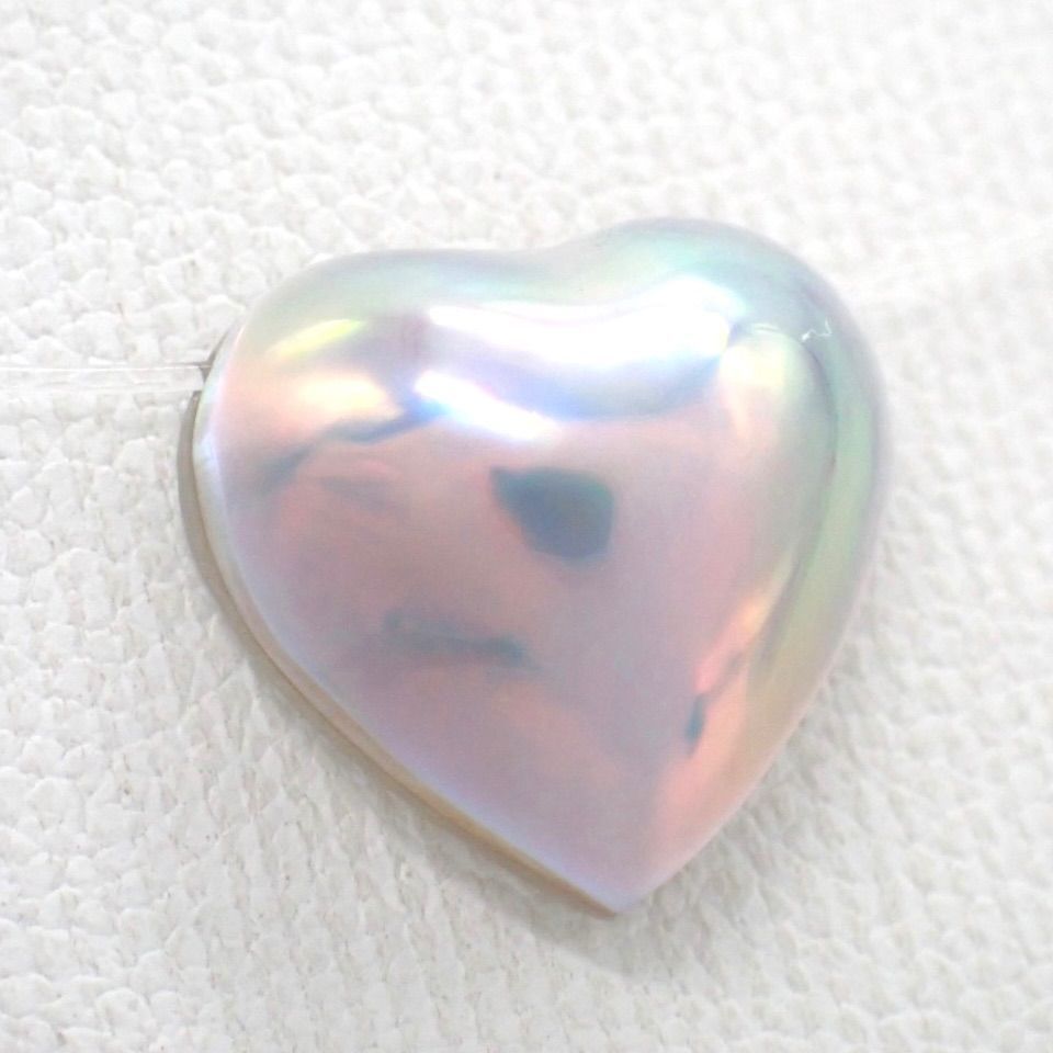 Tasaki Mabe Pearl heart necklace pendant in K18 white gold with Aurora colored Mabe pearl on 41cm chain