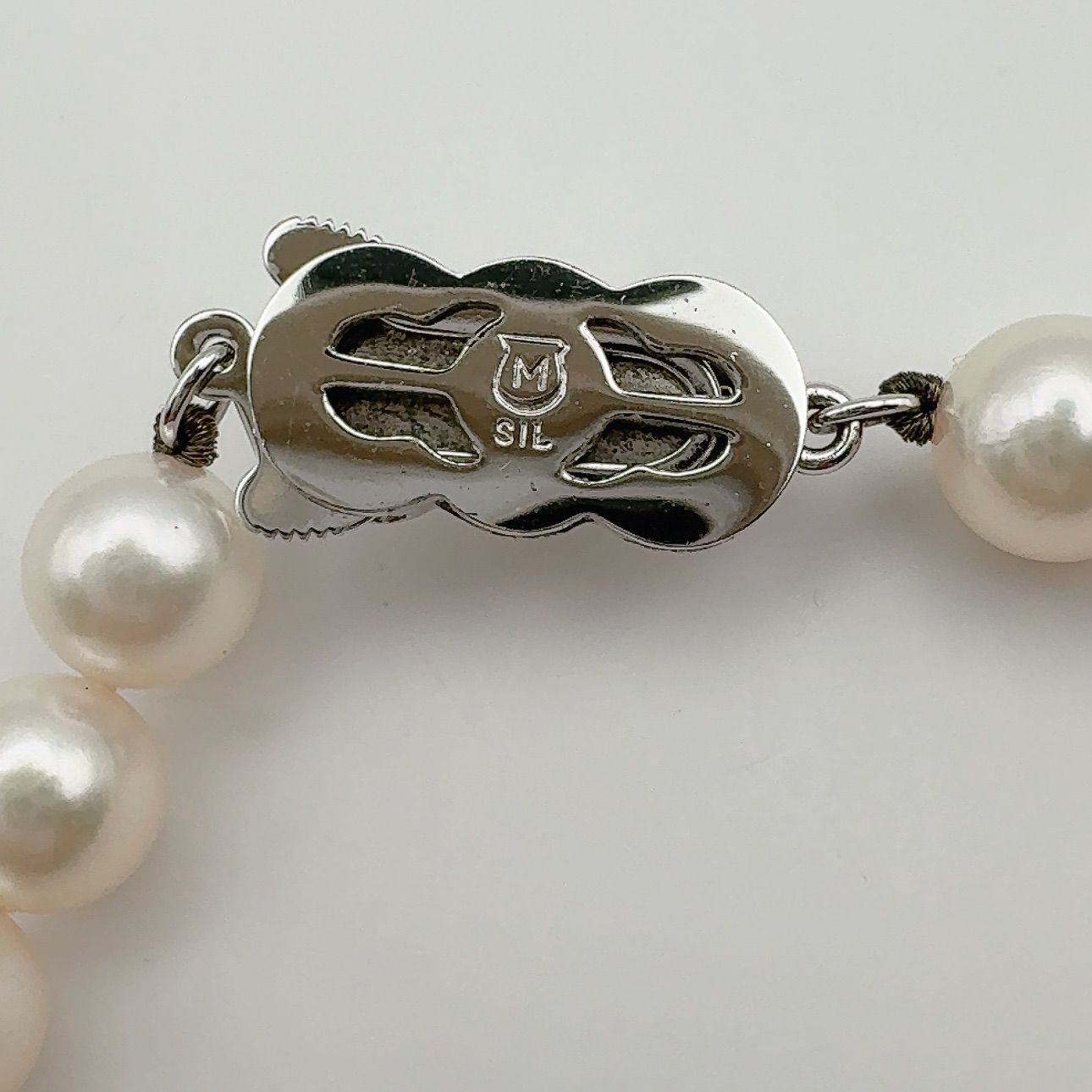 MIKIMOTO Necklace featuring 7mm pearls measuring 43 cm in length with a polished finish