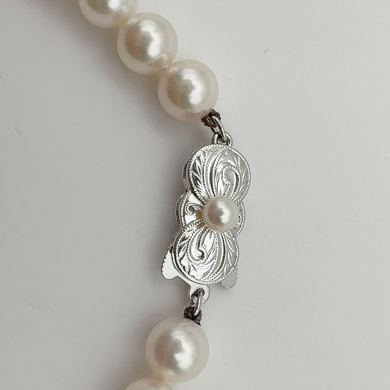 MIKIMOTO Necklace featuring 7mm pearls measuring 43 cm in length with a polished finish