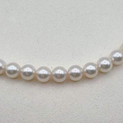 MIKIMOTO Necklace featuring 7mm pearls measuring 43 cm in length with a polished finish