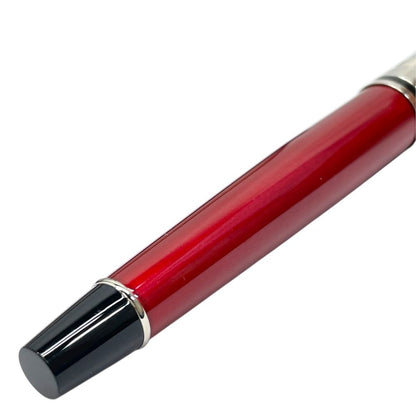 Waterman Expert Fountain Pen with a 14 cm length, sleek black body, and silver accents shown on white background