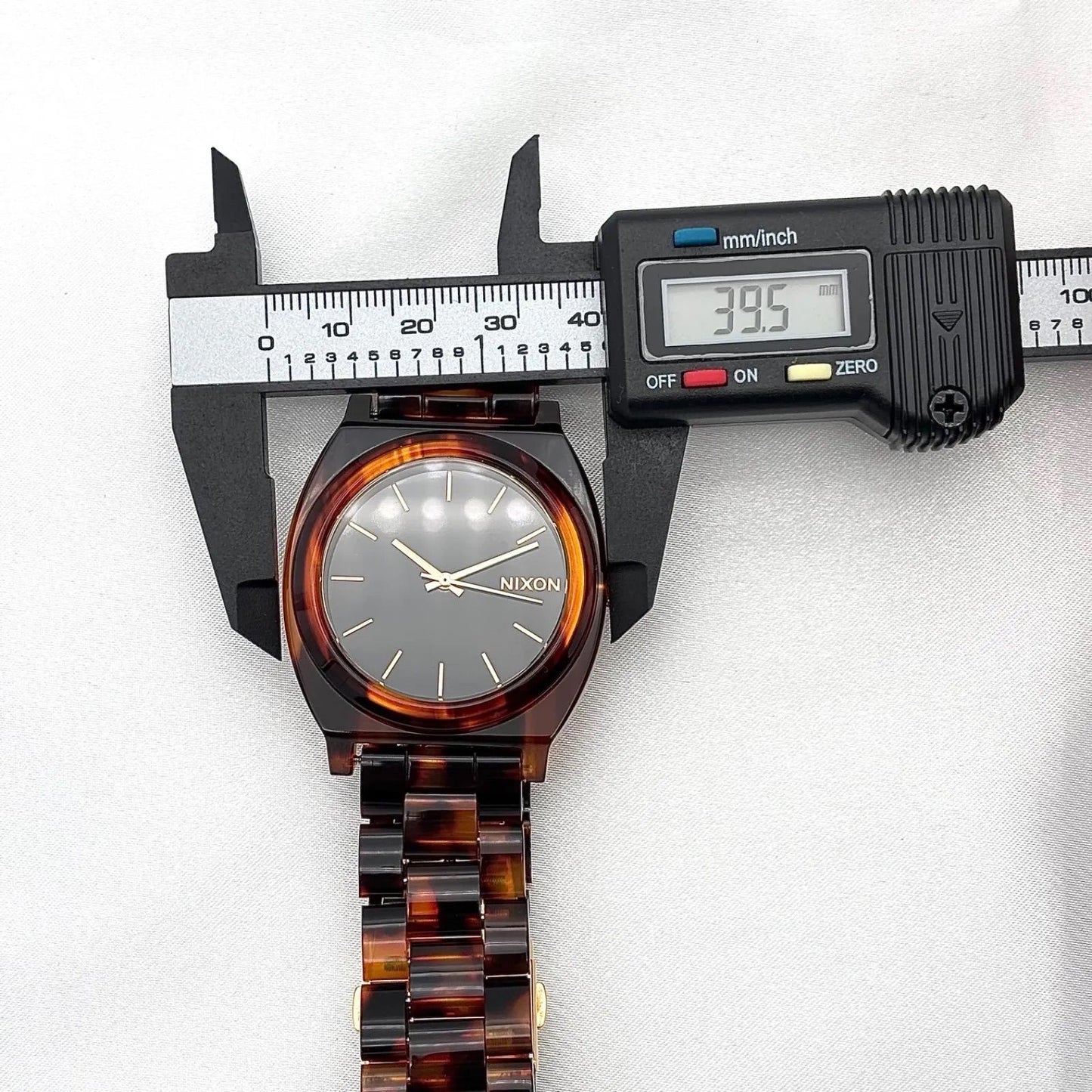 NIXON A327 Quartz Men's Watch — Japanese