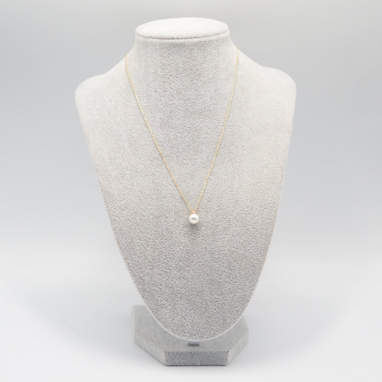 TASAKI pearl necklace made of K18 yellow gold with pearls, length 38 to 42 cm