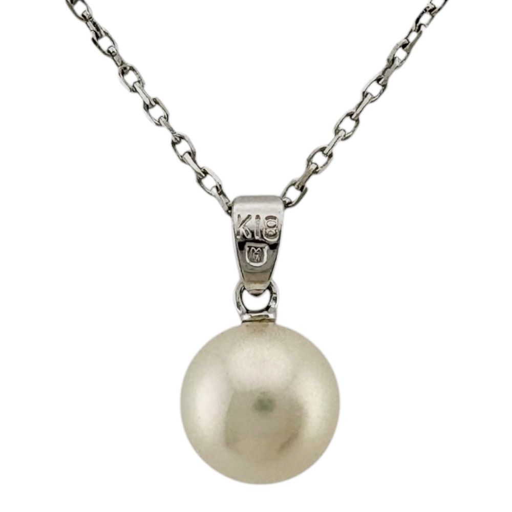 Mikimoto ladies necklace with 18 karat white gold and a single pearl, weighing 3 grams