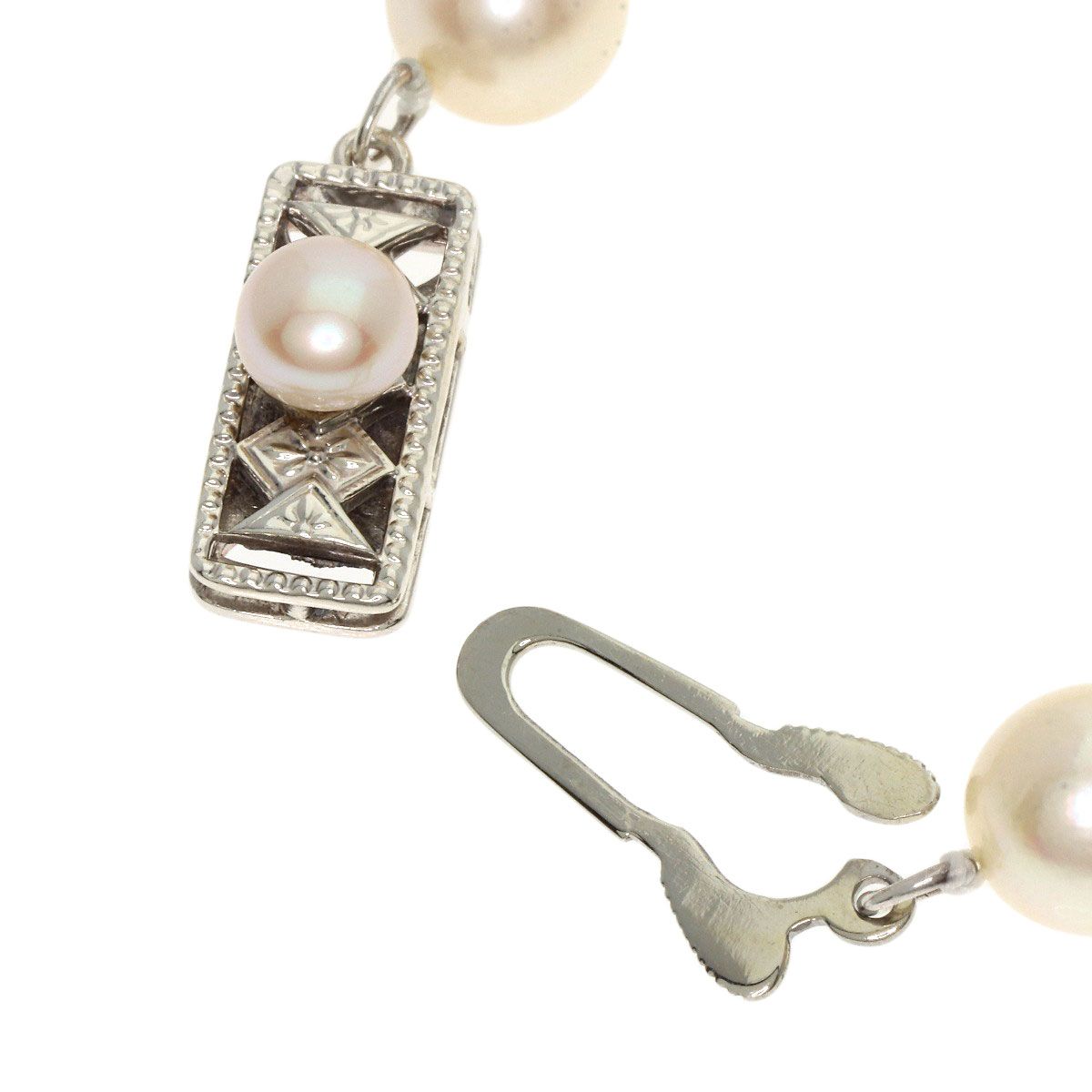 MIKIMOTO Akoya pearl necklace for ladies with 6.7-7.3mm pearls and 41cm sterling silver chain