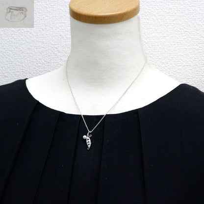 Mikimoto K18WG Akoya pearl pendant necklace with diamond accents on a 40cm white gold chain