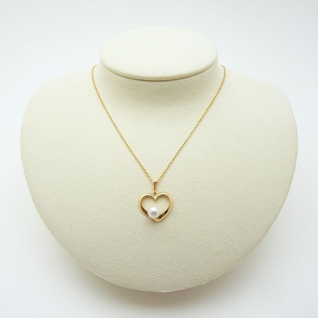Mikimoto Heart Motif Akoya pearl pendant necklace with 6.2mm pearl in 18K yellow gold on a 40cm chain