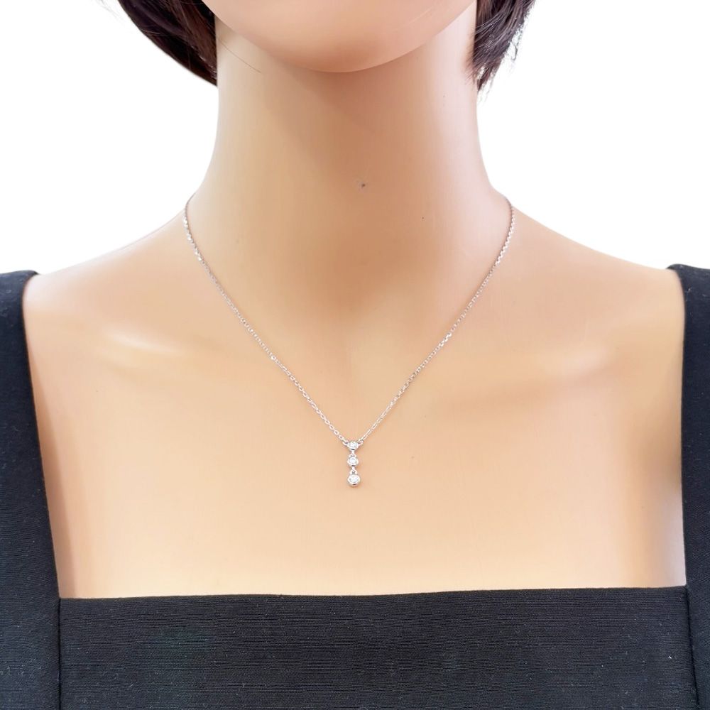 Mikimoto ladies necklace in 18K white gold with diamond, silver color, engraved K18WG on clasp