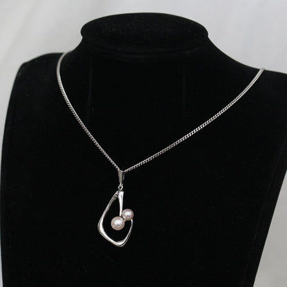 Mikimoto pearl necklace 45cm silver with two pearls of 6.1 mm and 5.2 mm size