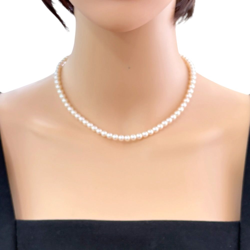 MIKIMOTO 18K yellow gold necklace featuring a single 5.2mm pearl on a 40cm chain for women