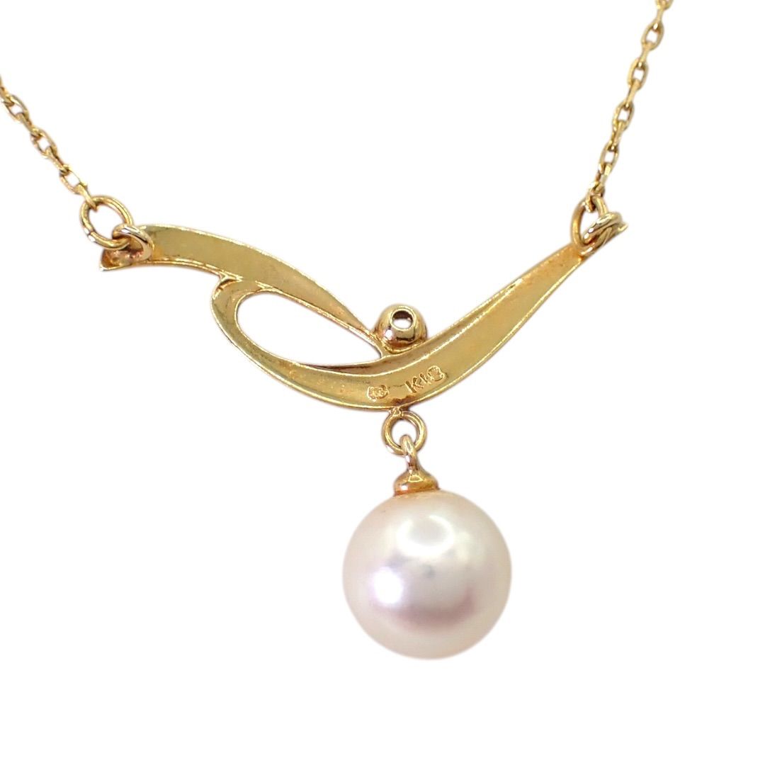 MIKIMOTO 7.2mm Akoya pearl necklace with diamond leaf pendant in 18K yellow gold on 42cm chain