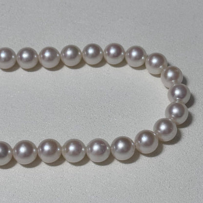 Akoya pearl necklace with 8.5-9.0 mm pearls and silver clasp, 43.5 cm long