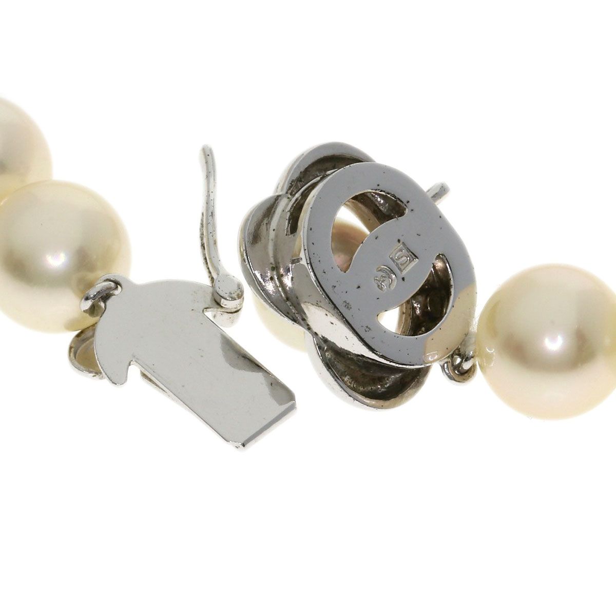 Tasaki pearl necklace and earring set with 7.5-9.4mm pearls on a 42cm white gold and silver chain