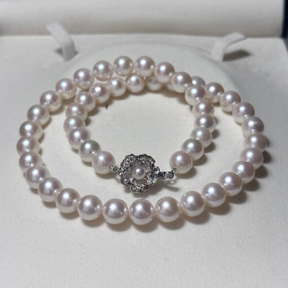 Akoya pearl necklace with 8.5-9.0 mm pearls and silver clasp, 43.5 cm long