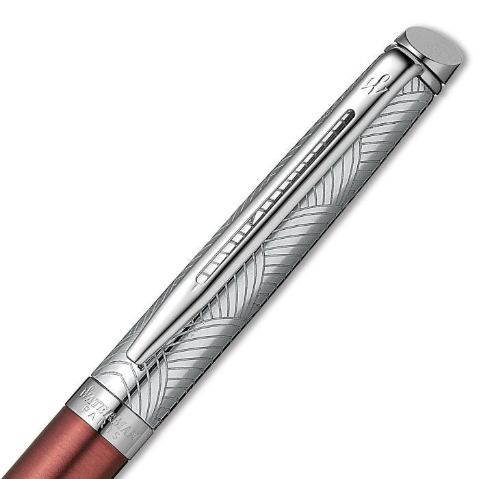 Waterman Metropolitan Private Collection silver ballpoint pen with sleek 135mm length and chrome accents