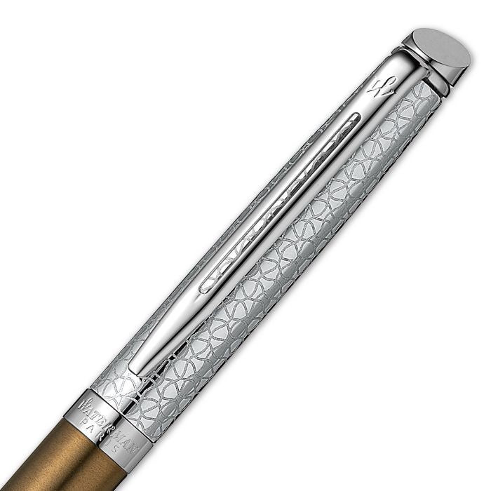 Waterman Metropolitan Private Collection ballpoint pen with sleek black body and silver accents