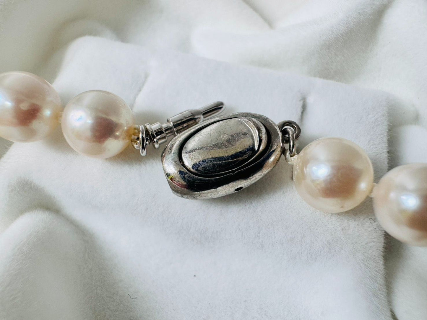 Akoya pearl necklace and earrings set with 7.0-7.32mm pearls on silver 925 and K14WG settings
