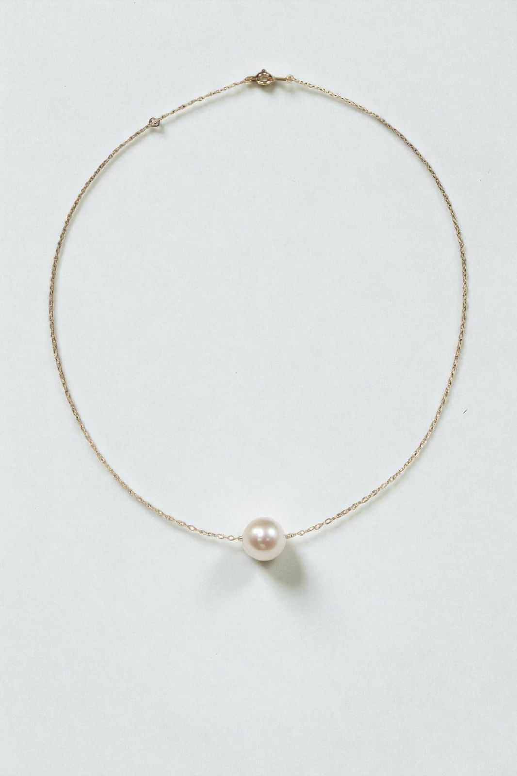 Akoya genuine pearl necklace with single 8.0mm bead on 40cm K10YG gold chain with extension clasp
