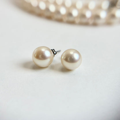 Large 8.5mm light pink Akoya pearl necklace with silver K14WG findings and matching pearl earrings set