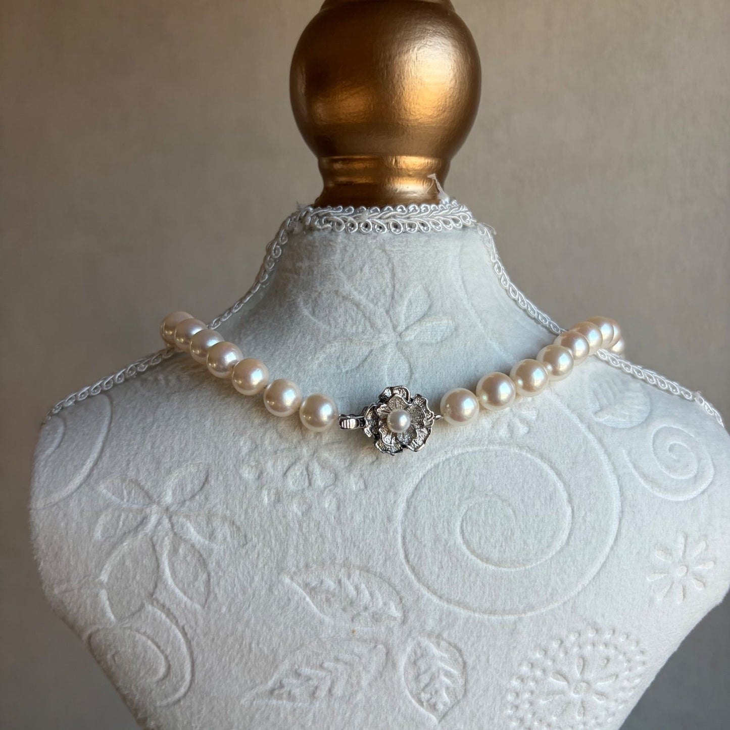 Large 8.5mm light pink Akoya pearl necklace with silver K14WG findings and matching pearl earrings set