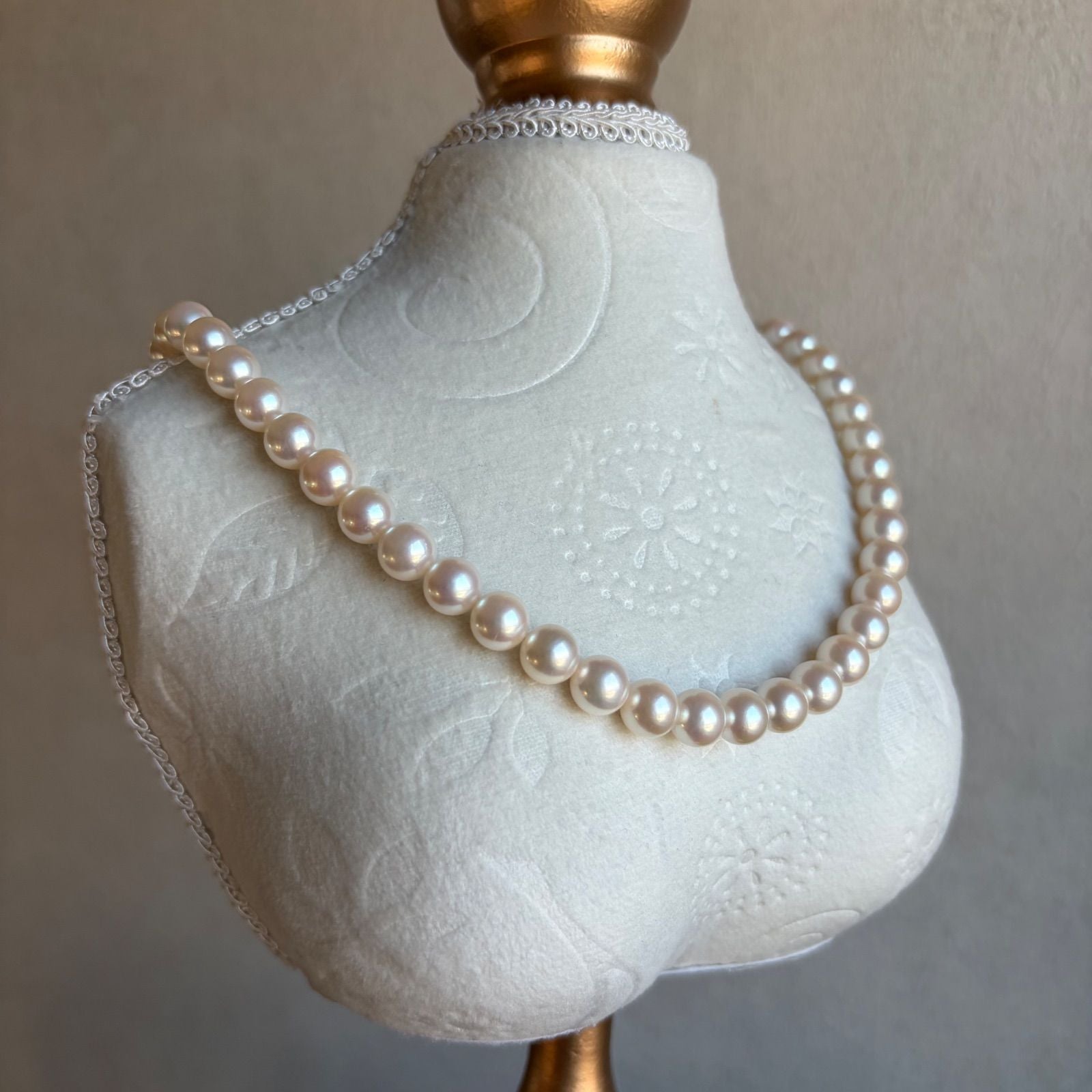 Large 8.5mm light pink Akoya pearl necklace with silver K14WG findings and matching pearl earrings set
